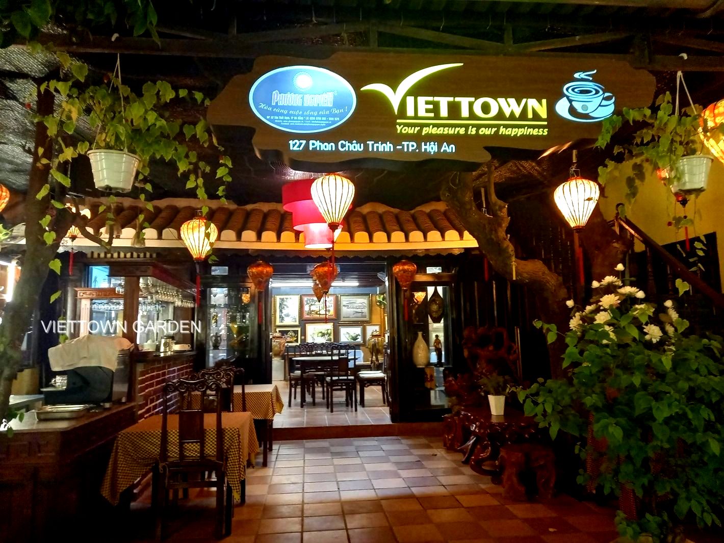 den-viettown-hoi-an-ban-duoc-trai-nghiem-rat-nhieu