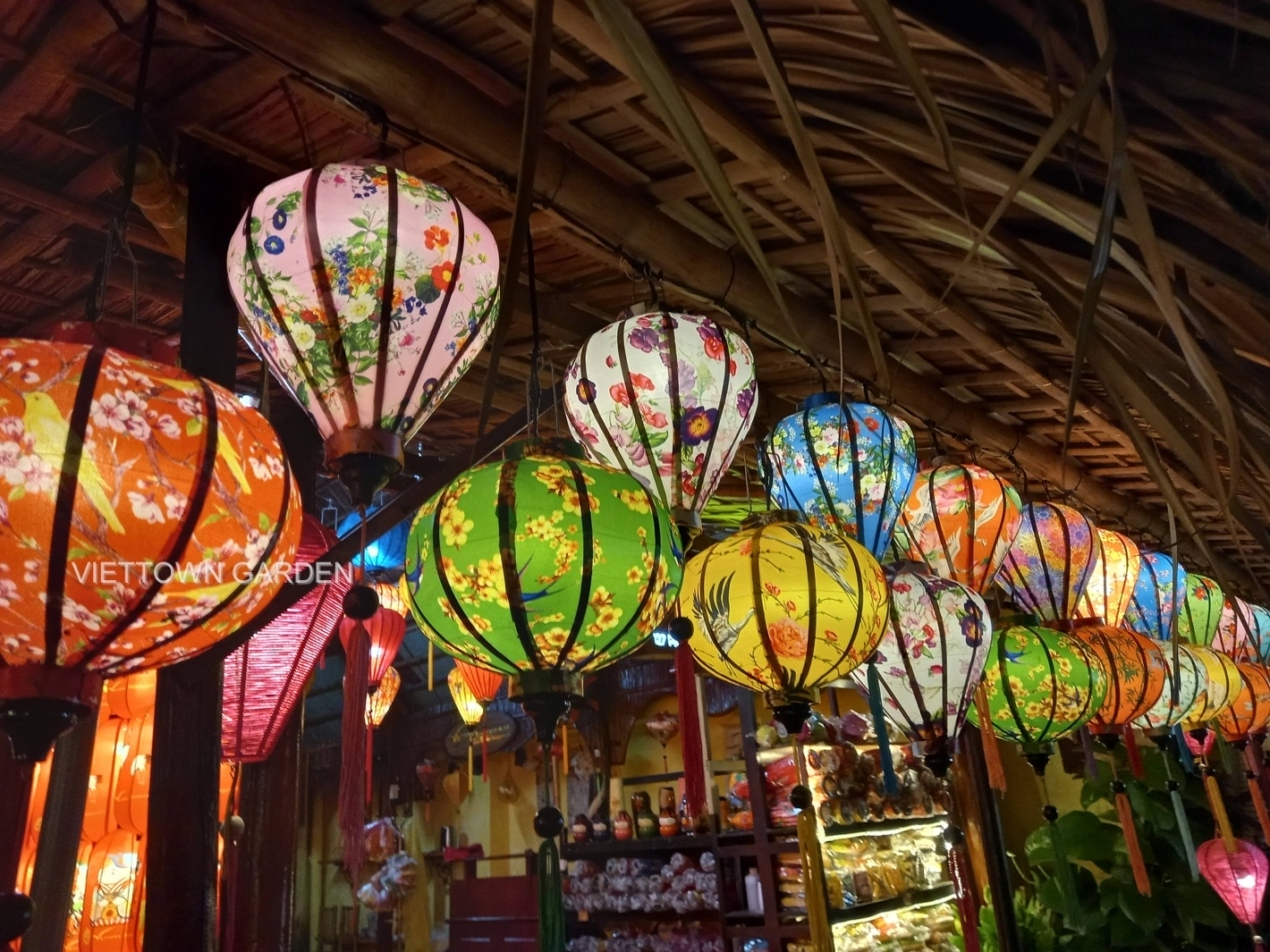 den-viettown-hoi-an-ban-duoc-trai-nghiem-ca-phe-tuyet-voi