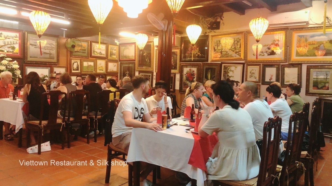 nhà hàng phục vụ khách đoàn Hội An