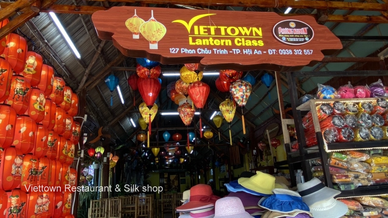 Lớp học làm đèn lồng truyền thống tại Viettown Hoian